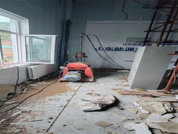 兴国地基基础下沉墙体裂缝加固注浆顶升施工